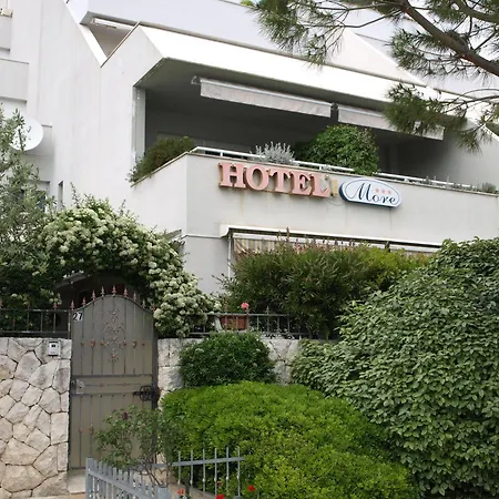 فندق Hotel More 3*