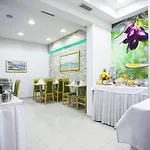 Hotel More Hotell 3*