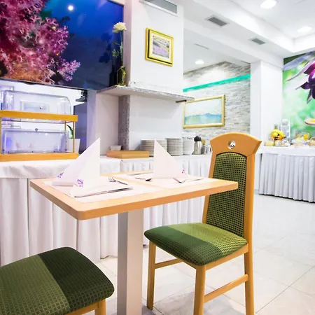 Hotel More 3*