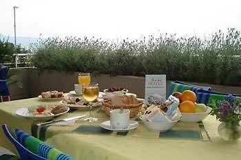 Готель Hotel More 3*