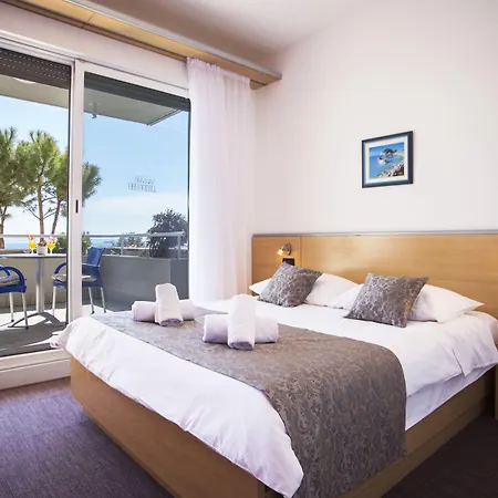 Hotel More מלון 3*