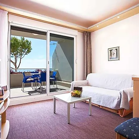 Готель Hotel More 3*