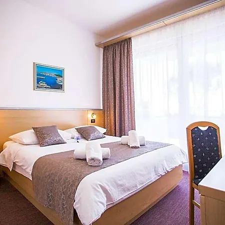 Hotel More Готель 3*