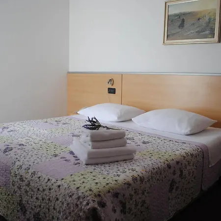 Hotel More 3* ספליט