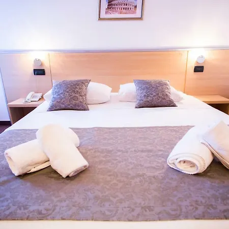 Hotel More 3* ספליט